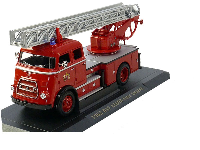 Модель пожарного автомобиля DAF A1600, образца 1962 года, масштаб 1/43  